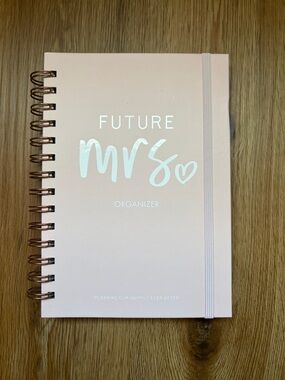 Future Mrs Organizer - Blush Pink Spiral Wedding Planner